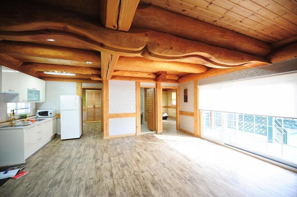 Boryeong Rich Valley Log Village Pension Room photo